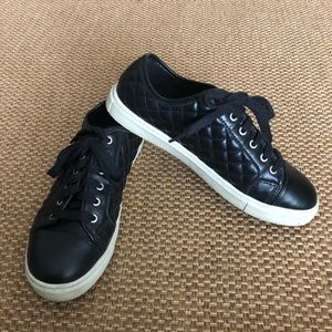 Beautiful Black Tie Tennis Shoes size 9